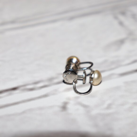 ๐ค Vintage Richelieu Silver & Pearl Screw-Back Earrings 0.5" tall ยท non-pierced - Picture 2 of 6